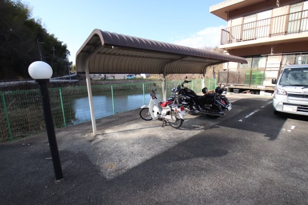 建物設備(駐輪場)