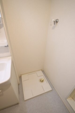 物件内観写真11　(室内洗濯機置場)