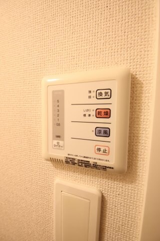 物件内観写真13　(浴室乾燥機)