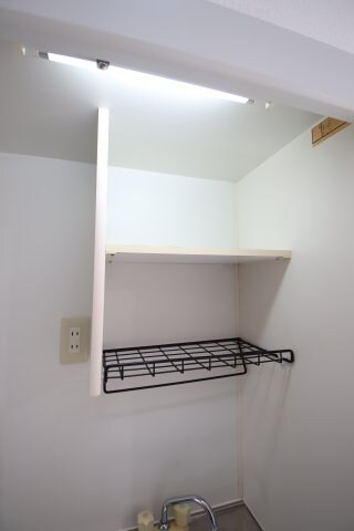 物件内観写真13　(キッチン収納)