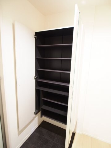 物件内観写真8　(シューズボックス)