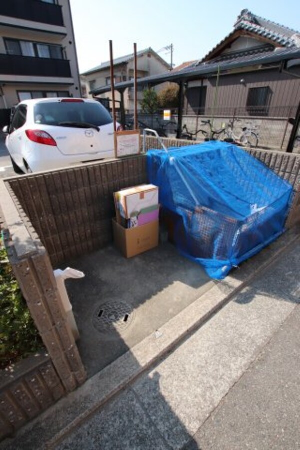建物設備(敷地内ごみ置き場)
