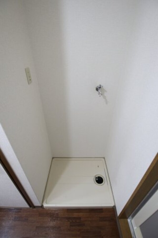 建物設備(室内洗濯機置場)