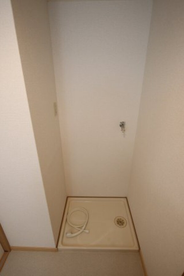 建物設備(室内洗濯機置場)