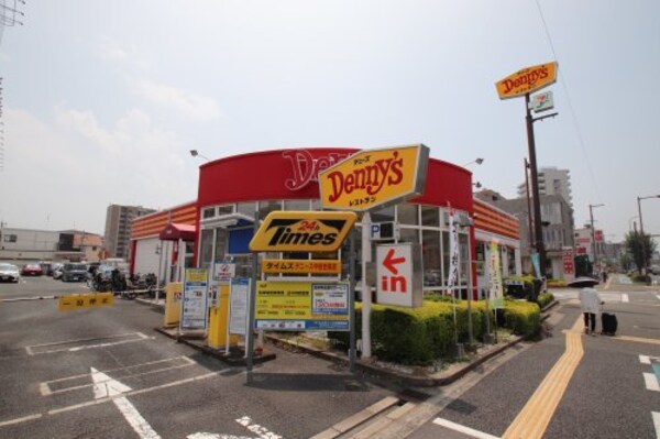 周辺環境(デニーズ中百舌鳥店 685m)