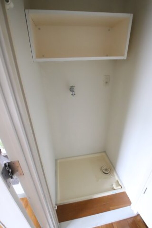 建物設備(室内洗濯機置き場)