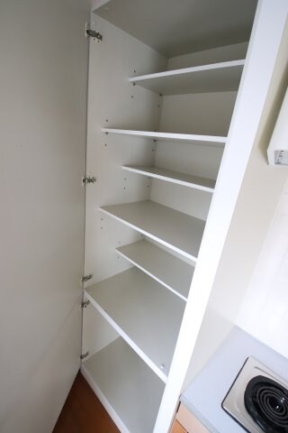 物件内観写真18　(吊戸棚)