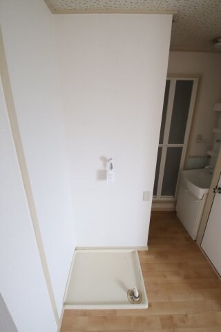 物件内観写真12　(室内洗濯機置場)