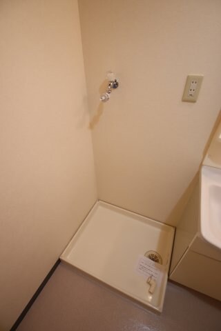 物件内観写真14　(室内洗濯機置場)