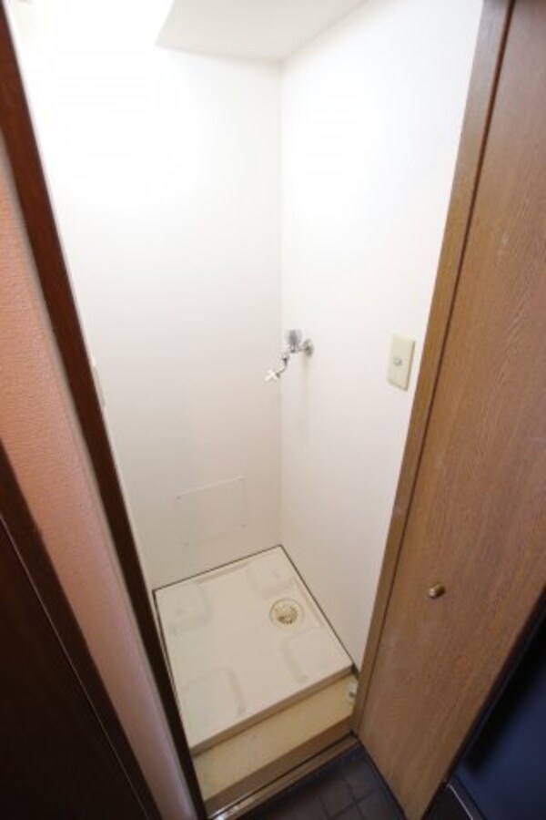 建物設備(室内洗濯機置き場)