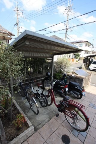 物件内観写真5　(駐輪場)