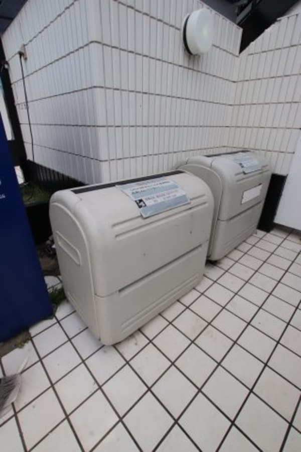 建物設備(敷地内ゴミ捨場)