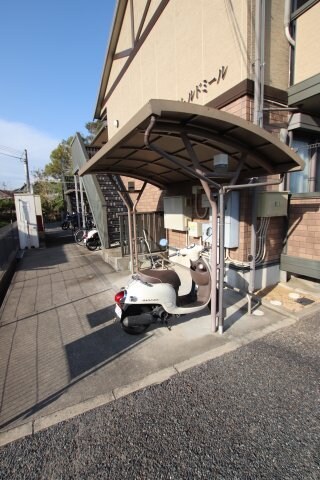 物件内観写真4　(駐輪場)