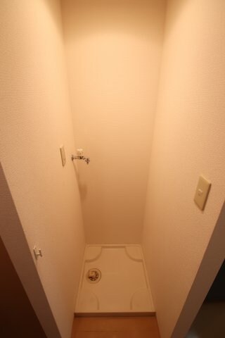 物件内観写真9　(室内洗濯機置場)