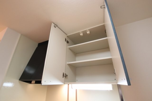物件内観写真13　(吊戸棚)