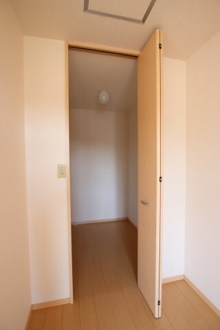 物件内観写真27　(ウォークインクローゼット)