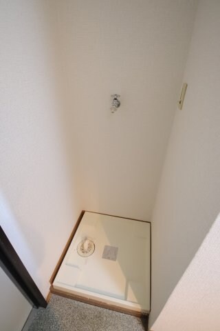 物件内観写真9　(室内洗濯機置場)