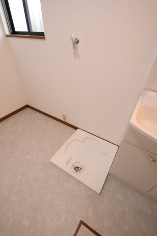 物件内観写真9　(室内洗濯機置場)