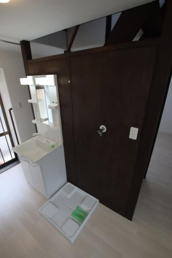 建物設備(室内洗濯機置き場)