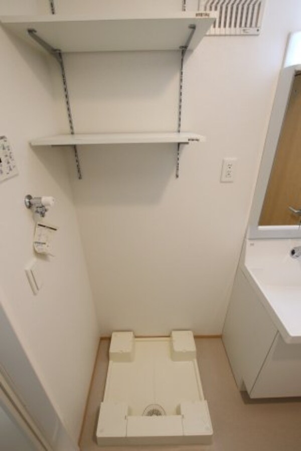 建物設備(室内洗濯機置き場)