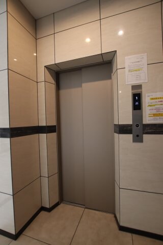物件内観写真6　(エレベーター)