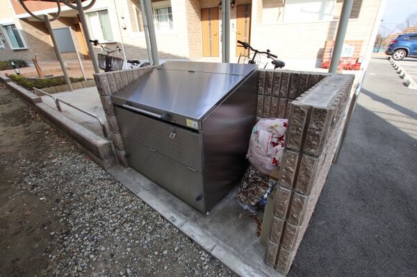 建物設備(敷地内ゴミ捨場)