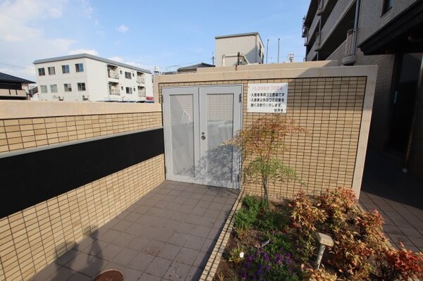 建物設備(敷地内ゴミ置き場)