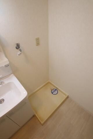 物件内観写真16　(室内洗濯機置場)