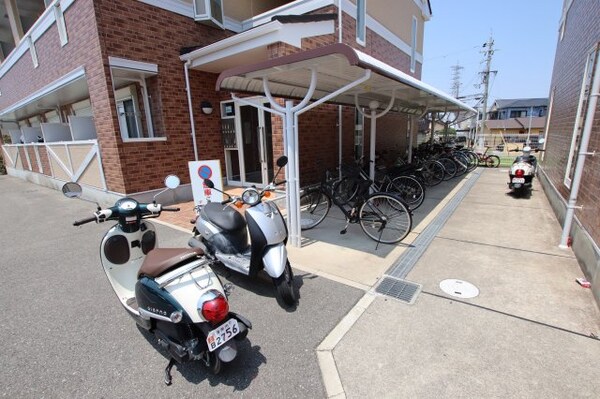 建物設備(駐輪場)