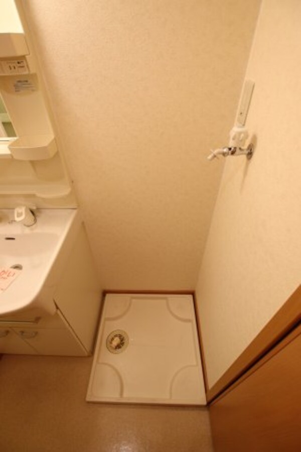 建物設備(室内洗濯機置場)
