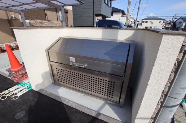 建物設備(敷地内ゴミ捨場)