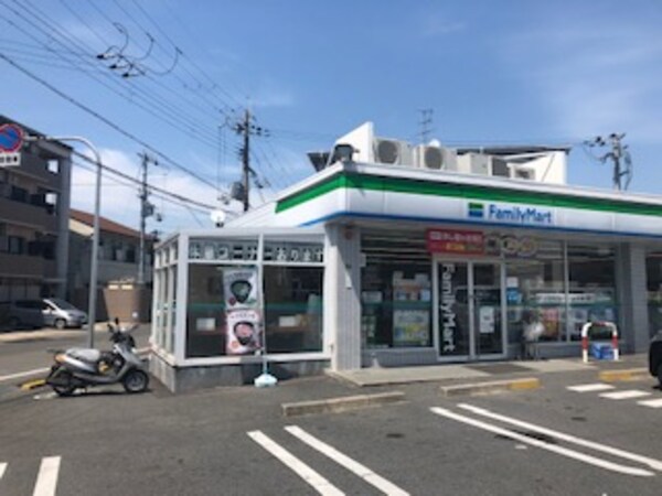 周辺環境(ファミリーマート河内長野西之山町店 585m)