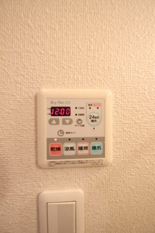 物件内観写真10　(浴室乾燥機)