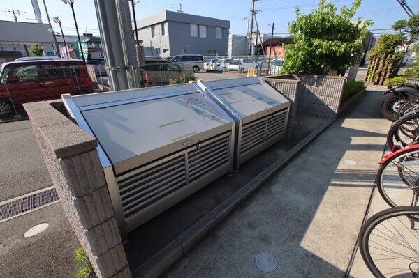 建物設備(敷地内ゴミ捨場)