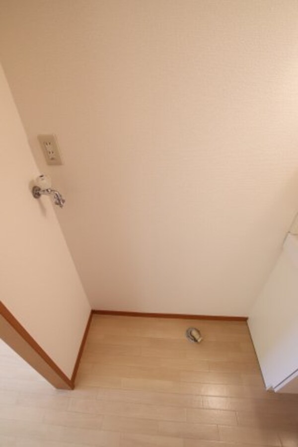 建物設備(室内洗濯機置場)