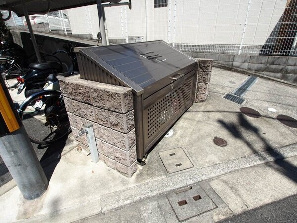 建物設備(敷地内ゴミ置き場)