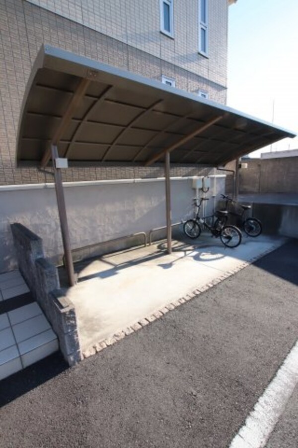 建物設備(駐輪場)