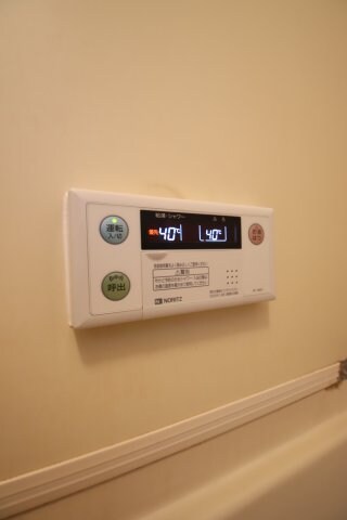 物件内観写真12　(給湯器)