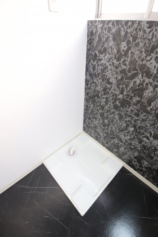 物件内観写真10　(室内洗濯機置場)