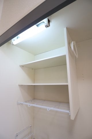 物件内観写真14　(吊戸棚)
