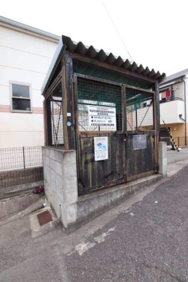 建物設備(敷地内ゴミ置き場)