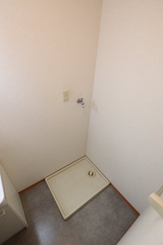 物件内観写真14　(室内洗濯機置場)