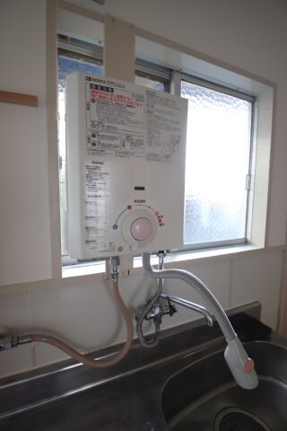 物件内観写真10　(給湯器)
