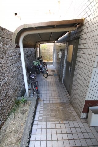 物件内観写真5　(駐輪場)