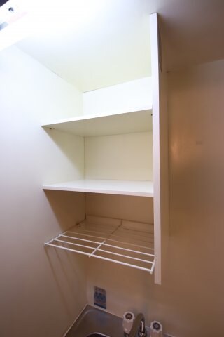 物件内観写真17　(吊戸棚)