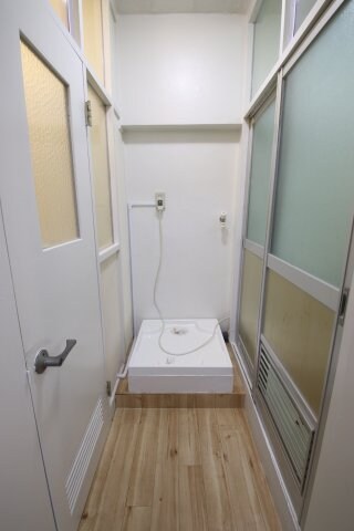 物件内観写真16　(脱衣所)