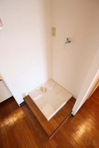 物件内観写真13　(室内洗濯機置場)