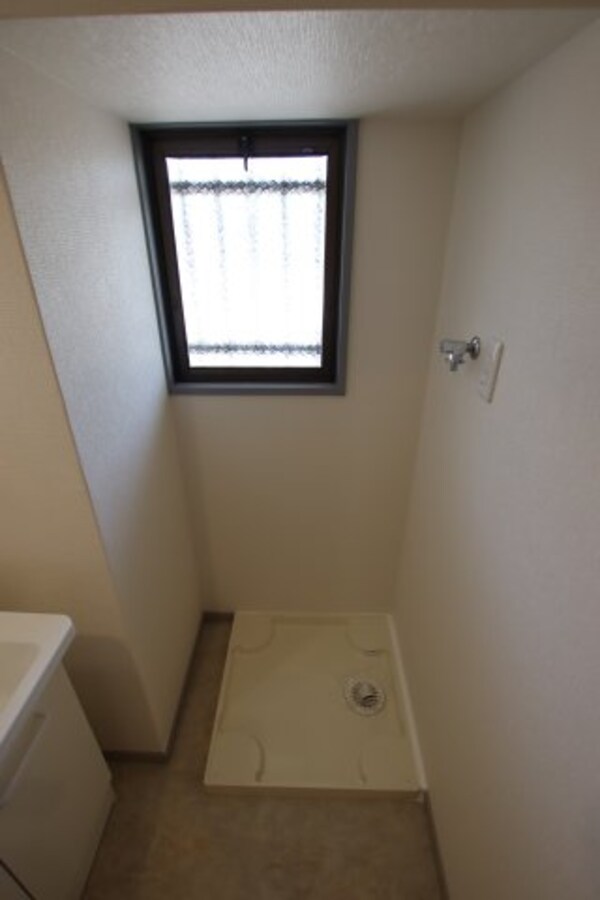 建物設備(室内洗濯機置場)