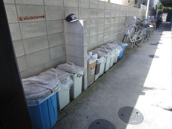 建物設備(敷地内ゴミ捨場)