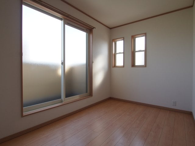 物件内観写真27　(洋室5帖)